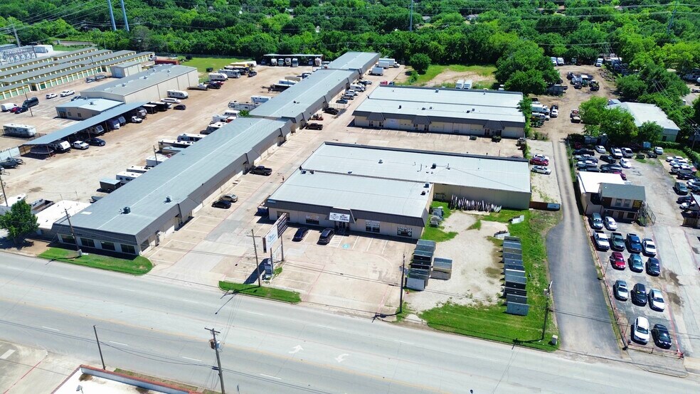 2800 W Division St, Arlington, TX à louer - Photo de l’immeuble – Image 3 sur 3