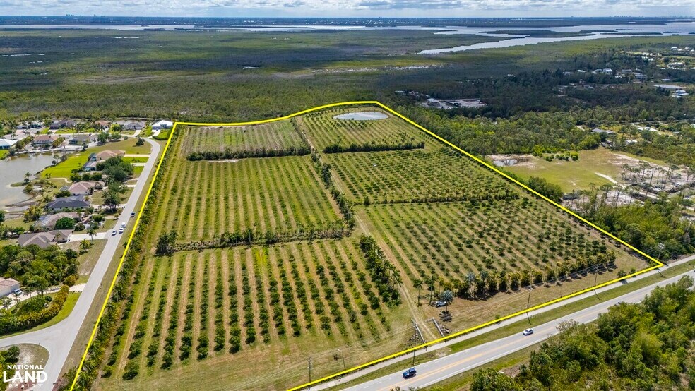 9150 Stringfellow rd, Saint James City, FL à vendre - Photo de l’immeuble – Image 2 sur 17