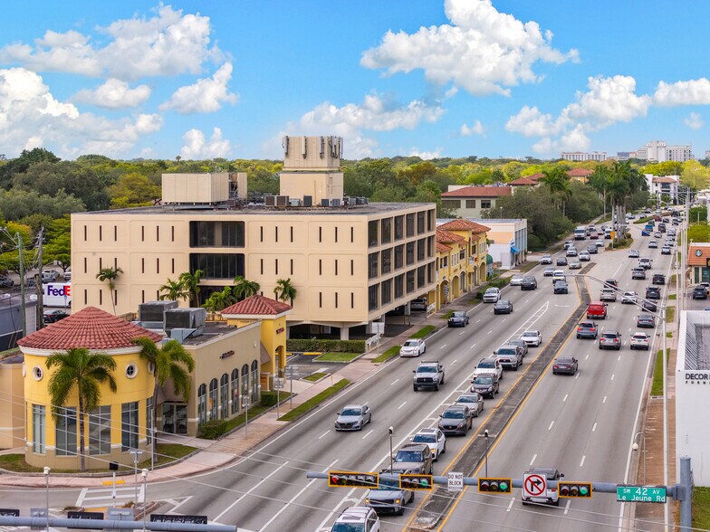 420 S Dixie Hwy, Coral Gables, FL à louer - Photo de l’immeuble – Image 2 sur 8