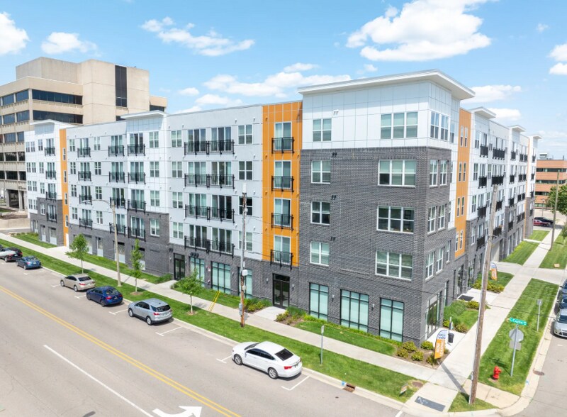 501 S Capitol Ave, Lansing, MI à louer - Photo de l’immeuble – Image 3 sur 33