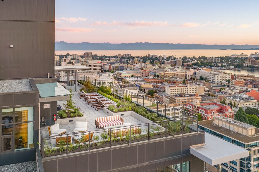 1700 Blanshard St, Victoria, BC à louer - Photo de l’immeuble – Image 3 sur 34