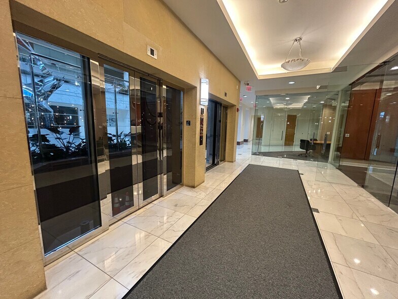 600 N Buffalo Grove Rd, Buffalo Grove, IL à louer - Photo intérieure – Image 2 sur 12