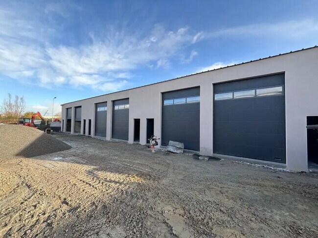 Plus de détails pour 11 Rue Louis Delage, Vigneux-de-Bretagne - Local d'activités à louer