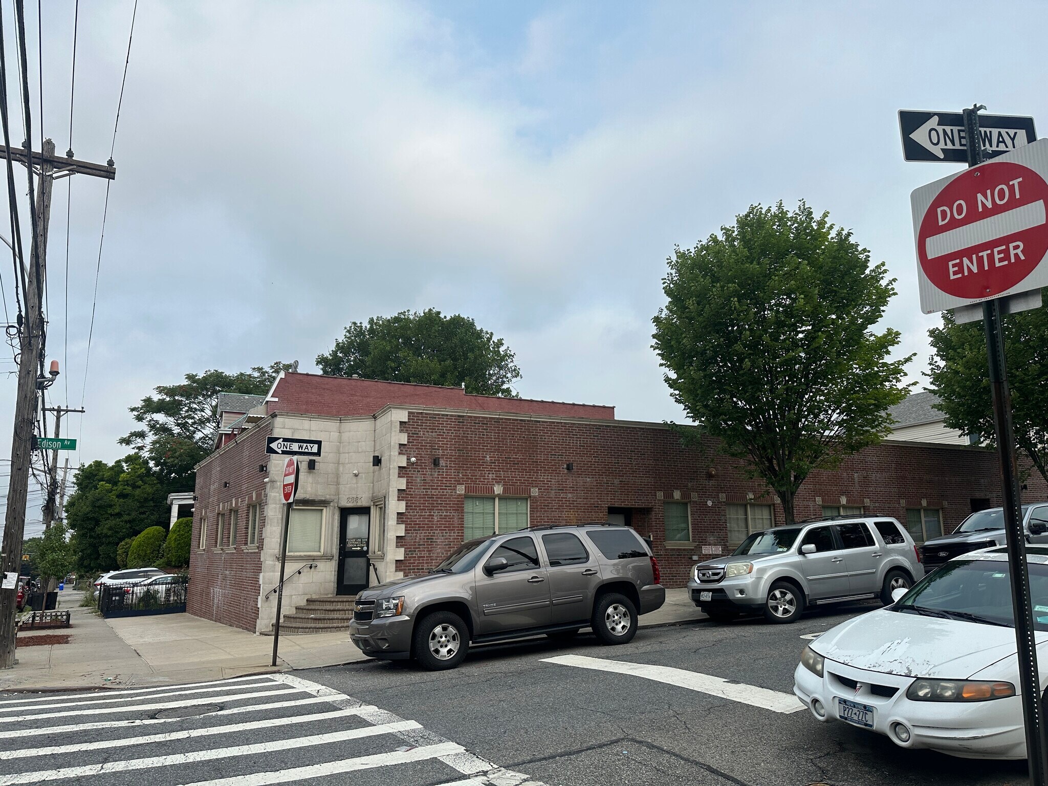 2881 Middletown Rd, Bronx, NY à vendre Photo de l’immeuble– Image 1 sur 4