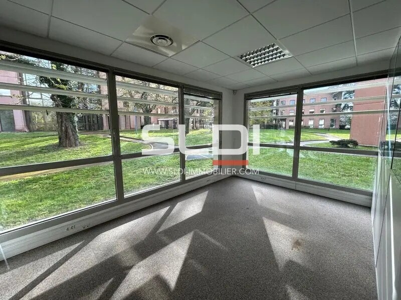 Bureau dans Écully à louer Photo intérieure– Image 1 sur 13