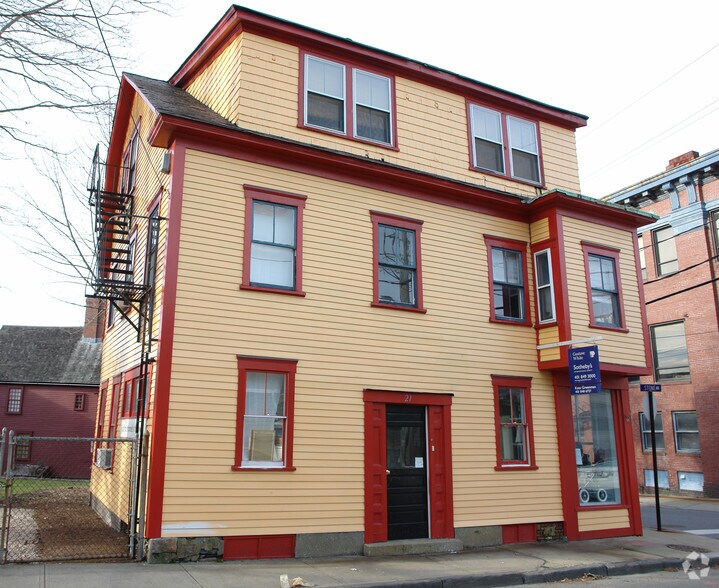 21 Spring St, Newport, RI à louer - Photo de l’immeuble – Image 2 sur 2