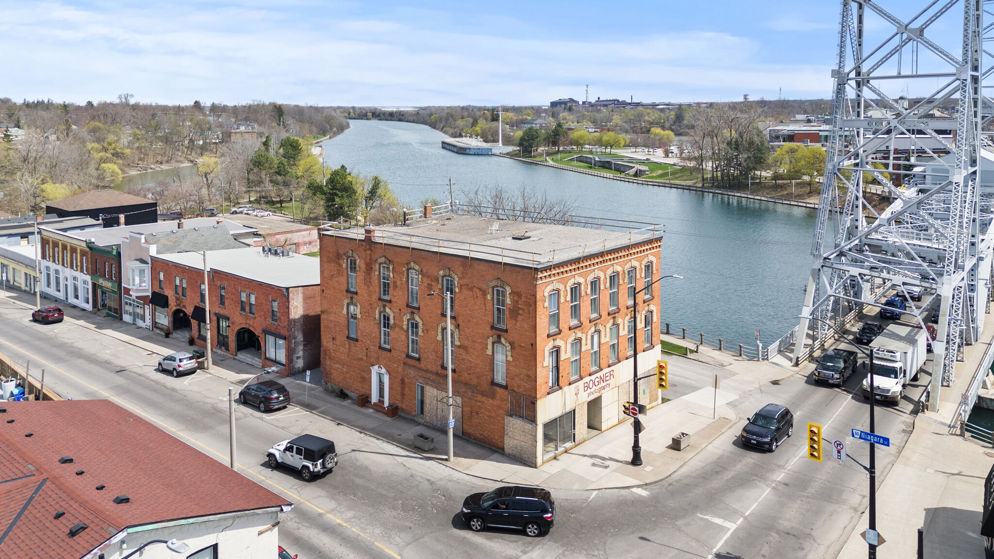 28 W Main St, Welland, ON à vendre Photo de l’immeuble– Image 1 sur 8