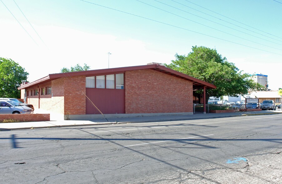 810 E Yandell Dr, El Paso, TX à louer - Photo de l’immeuble – Image 2 sur 39