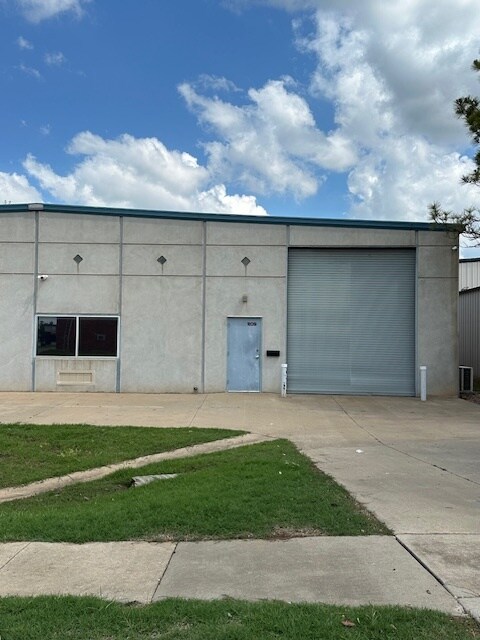 209-213 W 2nd St, Edmond, OK à louer Photo principale– Image 1 sur 7
