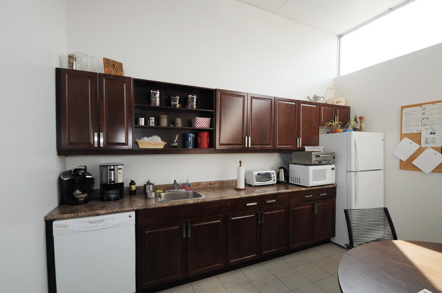 64 Prince Andrew Pl, Toronto, ON à louer - Autre – Image 2 sur 22