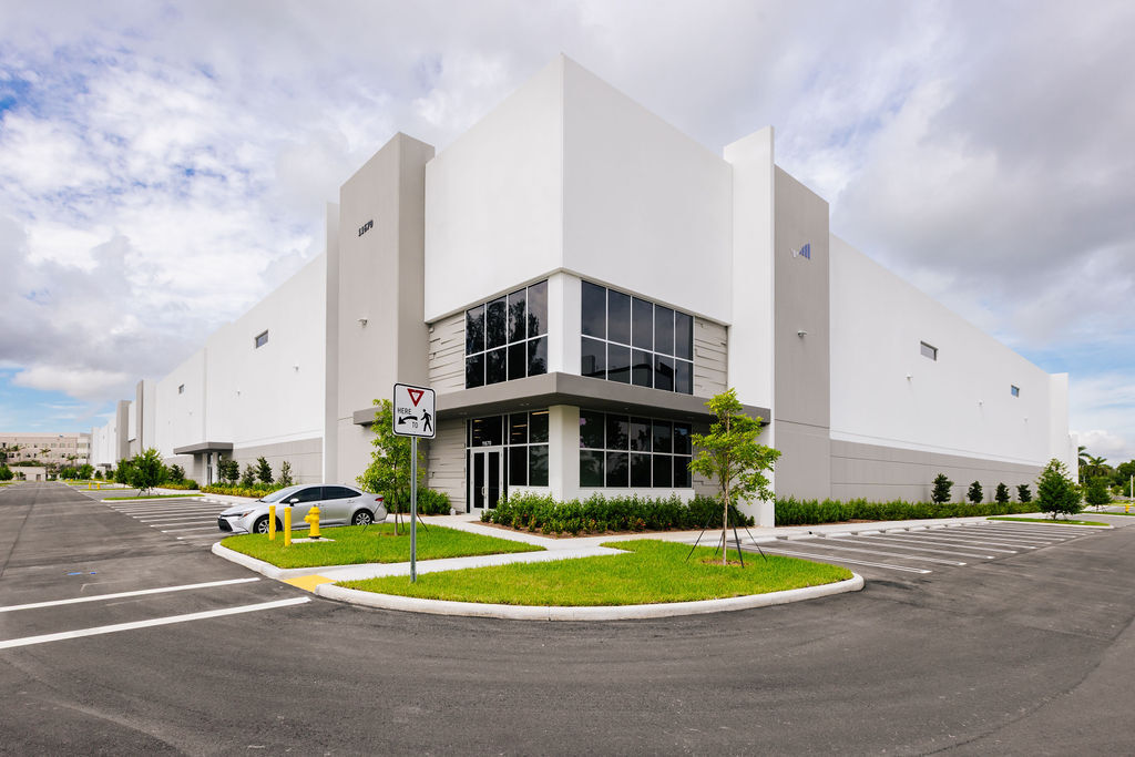 10547 NW 117th Ave, Miami, FL à louer Photo intérieure– Image 1 sur 11