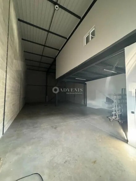 Local d’activités dans Mareuil-lès-Meaux à louer - Photo intérieure – Image 1 sur 5