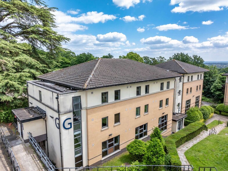 Coopers Hill Ln, Egham à vendre - Photo de l’immeuble – Image 3 sur 3
