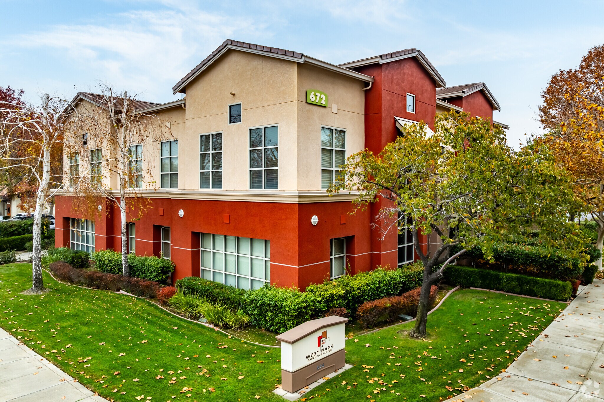 672 W 11th St, Tracy, CA à louer Photo principale– Image 1 sur 7