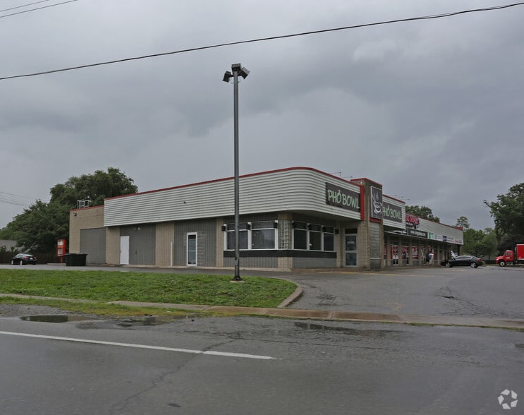 7637 Lundy's Ln, Niagara Falls, ON à louer - Photo principale – Image 1 sur 2