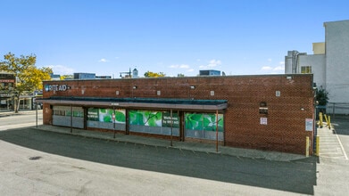 43-20 Bell Blvd, Bayside, NY à louer Photo intérieure– Image 1 sur 11