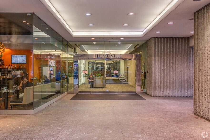 1111 Melville St, Vancouver, BC à louer - Hall d’entrée – Image 3 sur 5