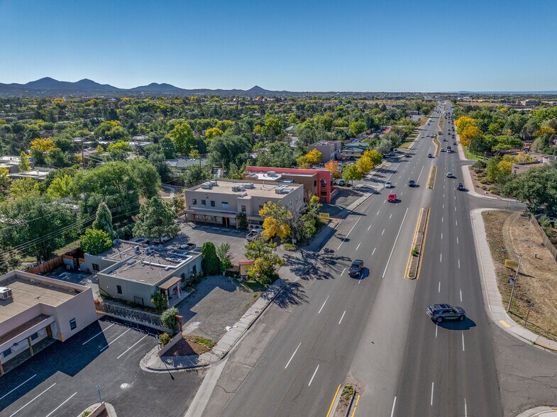 1315 S St. Francis, Santa Fe, NM à vendre - Photo de l’immeuble – Image 3 sur 42