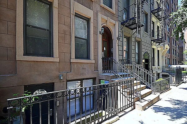 346 E 51st St, New York, NY à vendre - Photo de l’immeuble – Image 2 sur 15