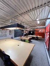 360 E Maple Rd, Troy, MI à louer Photo intérieure– Image 2 sur 7