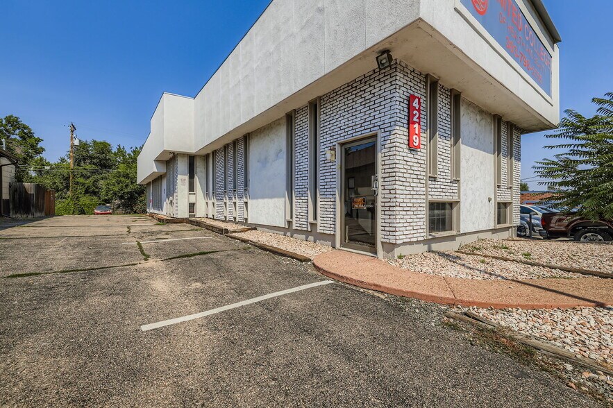 4219 S Broadway, Englewood, CO à vendre - Photo de l’immeuble – Image 2 sur 33