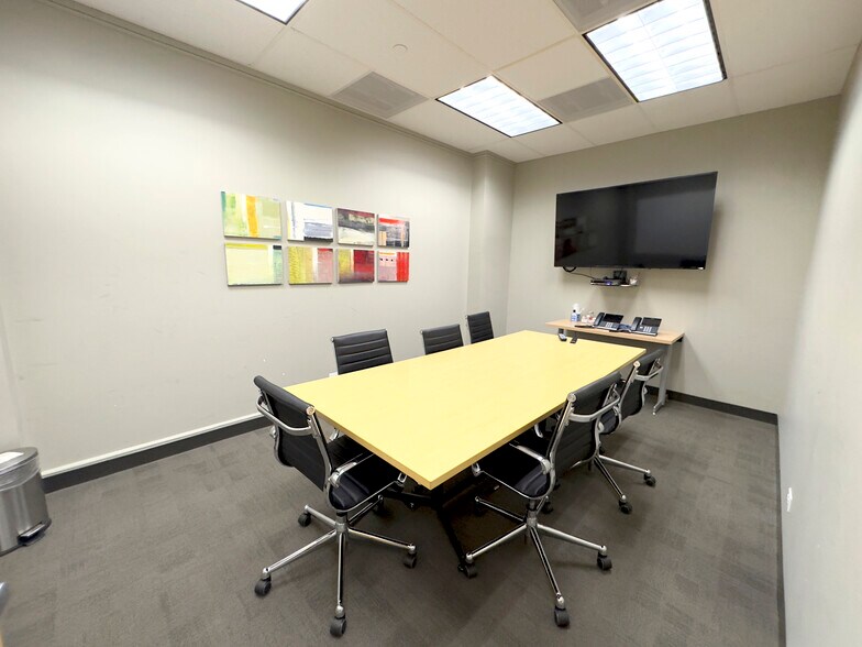 745 Fort St, Honolulu, HI à louer - Photo de l’immeuble – Image 3 sur 15