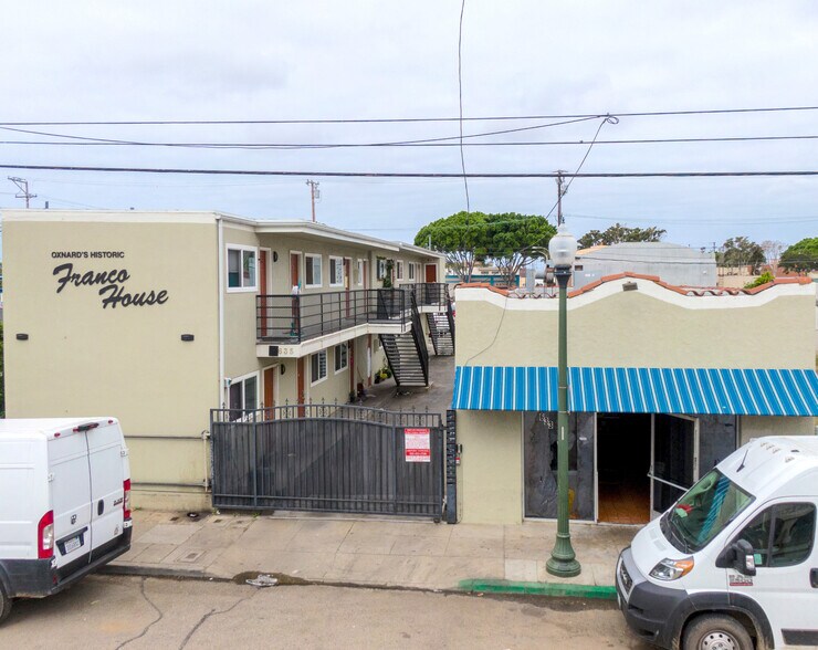 7.5% CAP! 15 UNITS MIXED-USE IN OXNARD portefeuille de 2 biens à vendre sur LoopNet.fr - Photo de l’immeuble – Image 1 sur 3