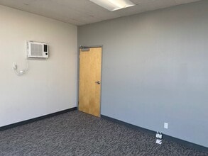 14944 Shoemaker Ave, Santa Fe Springs, CA à louer Photo intérieure– Image 2 sur 6