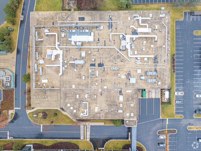 3131 Woodcreek Dr, Downers Grove, IL à louer - Photo de l’immeuble – Image 3 sur 3