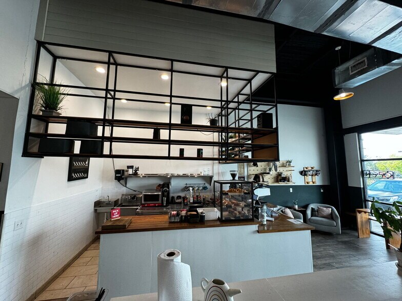 8182 W Grand Pkwy S, Richmond, TX à louer - Photo de l’immeuble – Image 3 sur 6