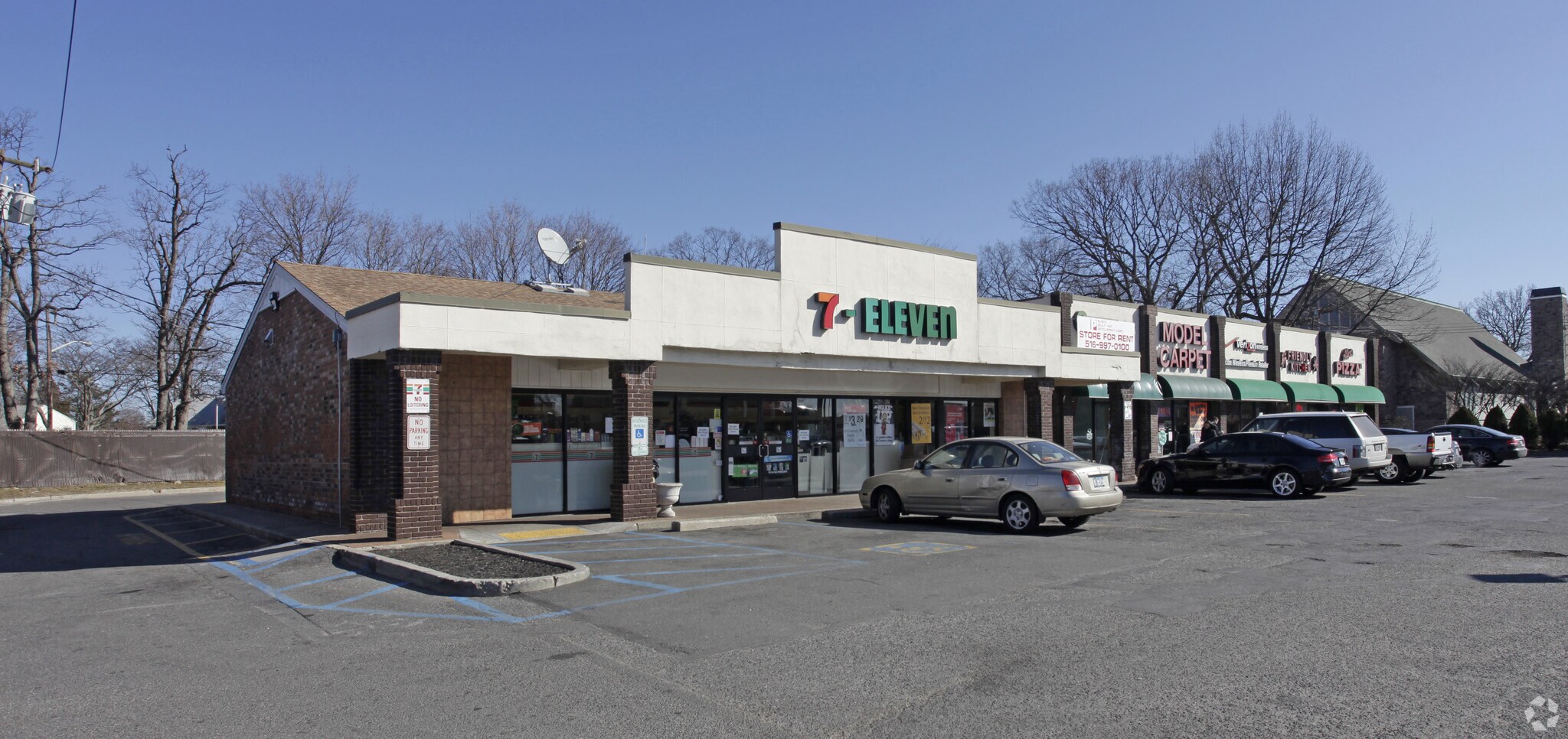 9-25 Bay Shore Dr, Deer Park, NY à louer Photo principale– Image 1 sur 3