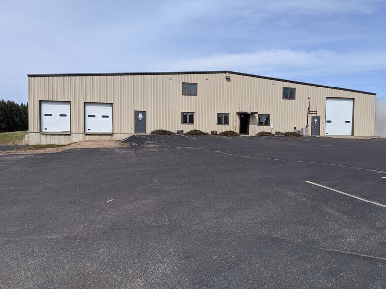 1505 Industrial Park Dr, Neillsville, WI à louer - Photo principale – Image 1 sur 1