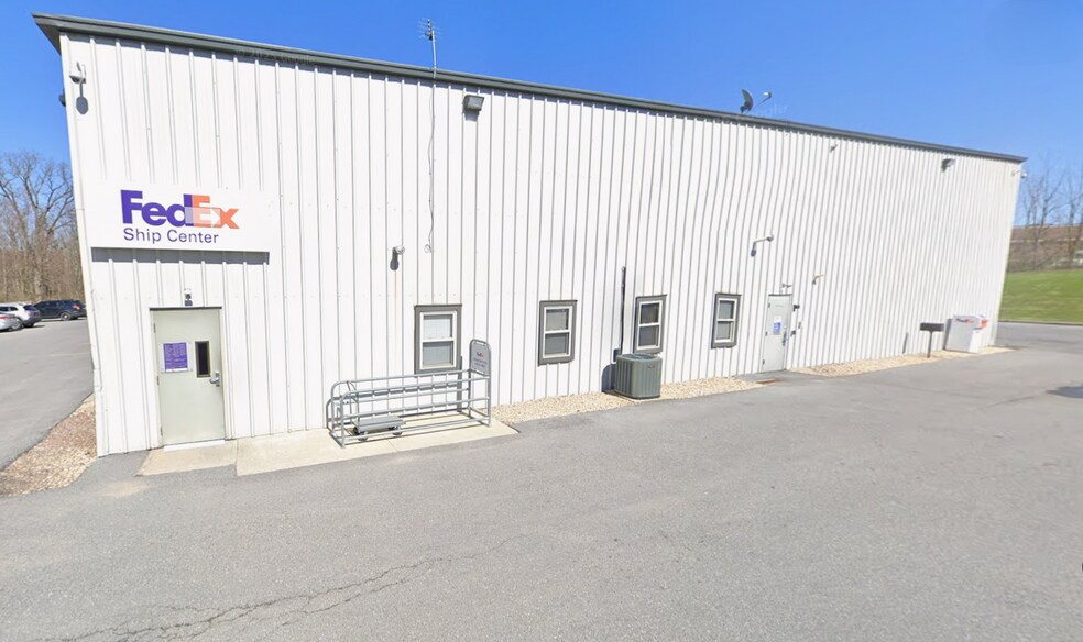 136 Allenbill Dr, Johnstown, PA à louer - Photo principale – Image 1 sur 9