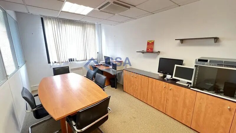 Bureau dans Évry-Courcouronnes à louer - Photo intérieure – Image 3 sur 9