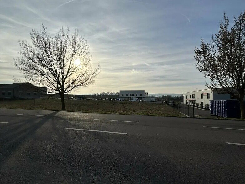 Terrain dans Bertrange à vendre - Photo de l’immeuble – Image 3 sur 6