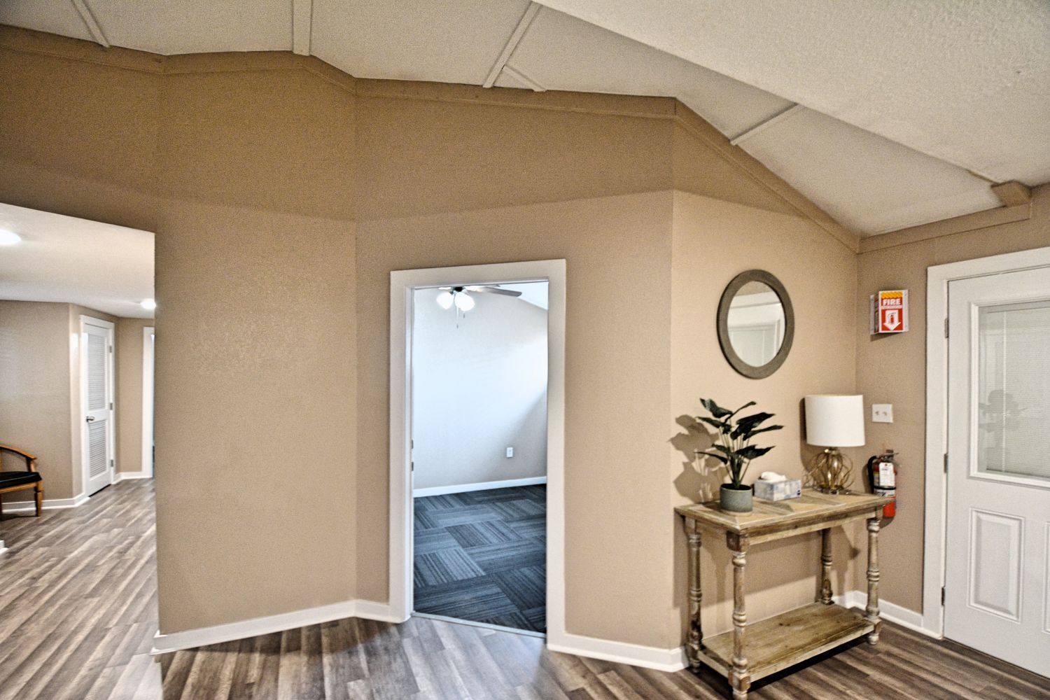 1111 N Walnut Ave, New Braunfels, TX à louer Photo intérieure– Image 1 sur 6