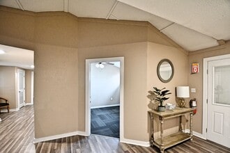 1111 N Walnut Ave, New Braunfels, TX à louer Photo intérieure– Image 1 sur 6