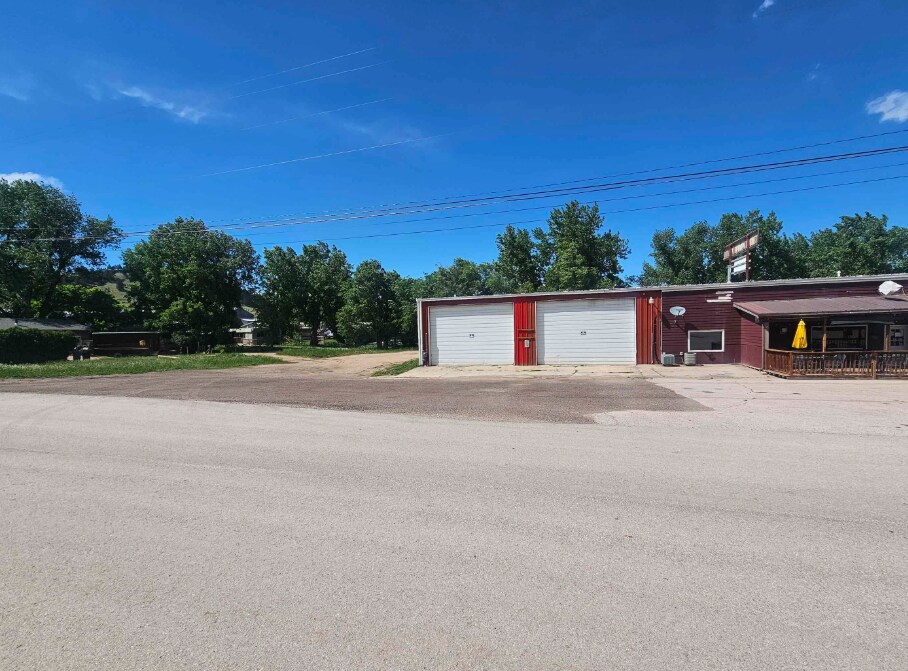 1401 Laurel Ave, Whitewood, SD à vendre Photo de l’immeuble– Image 1 sur 28