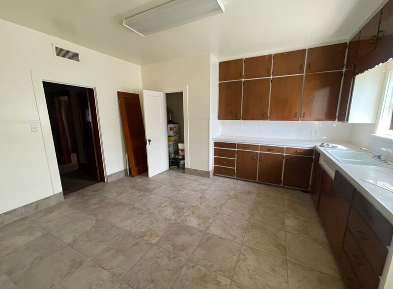 106 W Josephine Ave, Weatherford, TX à louer - Photo intérieure – Image 3 sur 5