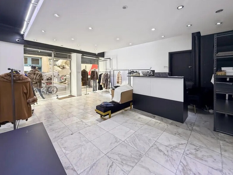 Local commercial dans Paris à louer - Photo de l’immeuble – Image 1 sur 6