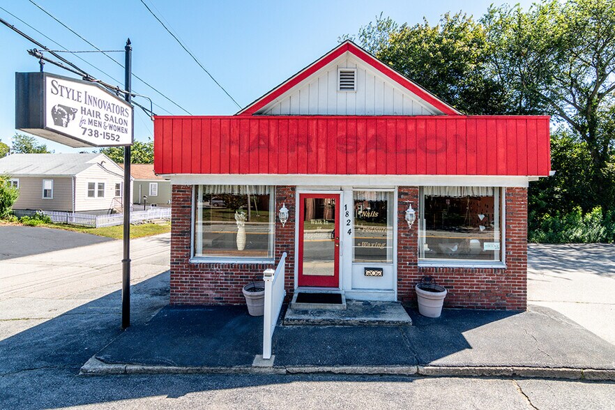 1824 Warwick Ave, Warwick, RI à vendre - Photo principale – Image 1 sur 18