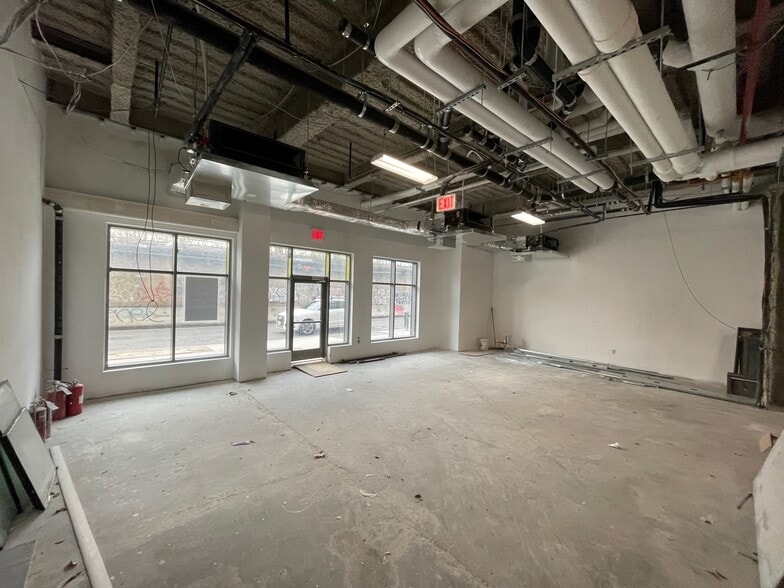 679 Van Sinderen Ave, Brooklyn, NY à louer - Photo de l’immeuble – Image 2 sur 9