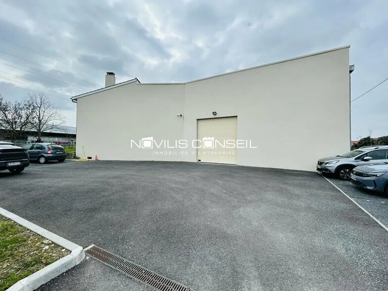 Local d'activités dans Portet-sur-Garonne à vendre - Photo de l’immeuble – Image 3 sur 9