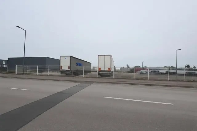 Local d’activités dans Chalon-sur-Saône à louer - Photo de l’immeuble – Image 3 sur 3