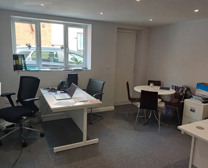 35 Church St, Enfield à louer - Photo intérieure – Image 2 sur 4