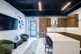 600 N 1st Ave, Saint Petersburg, FL à louer Photo de l’immeuble– Image 1 sur 12