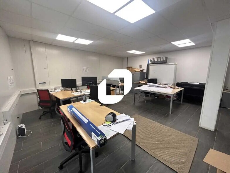 Bureau dans Argenteuil à louer - Photo de l’immeuble – Image 3 sur 22