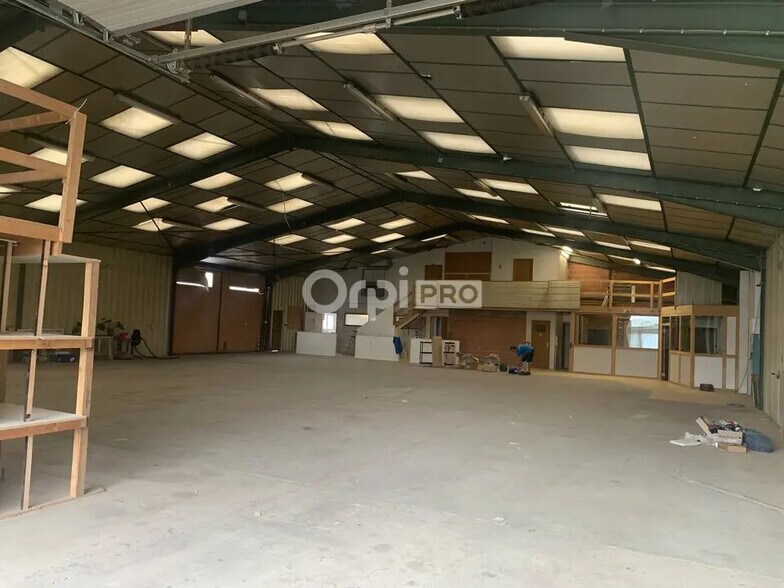 Local d’activités dans Pessac à louer - Photo de l’immeuble – Image 2 sur 10