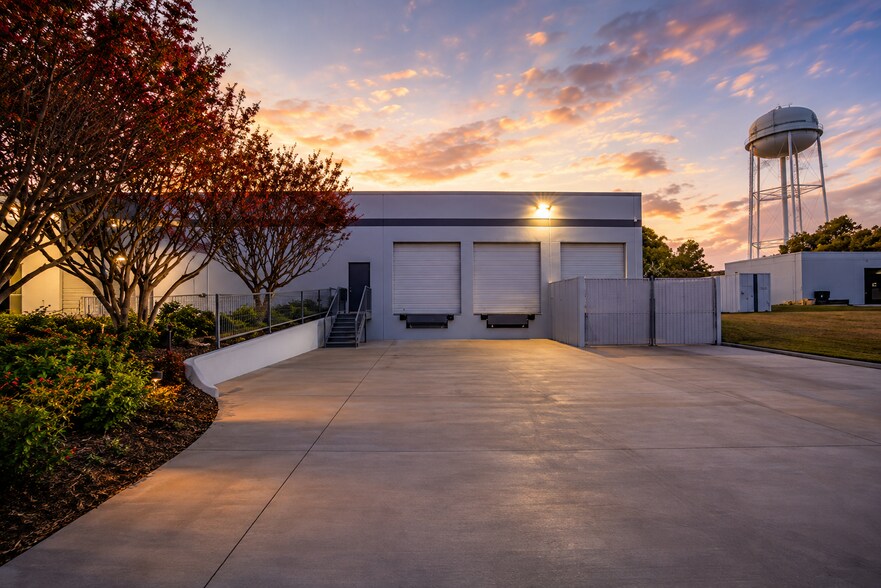 2320 Michigan Ct, Arlington, TX à louer - Photo de l’immeuble – Image 3 sur 5