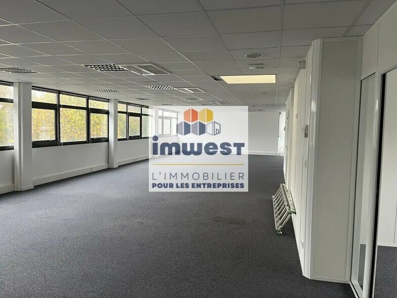 Bureau dans Rennes à louer - Photo de l’immeuble – Image 2 sur 5